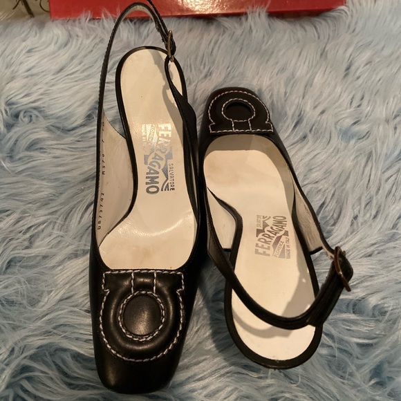 Salvatore Ferragamo pumps - Picture 2 of 3